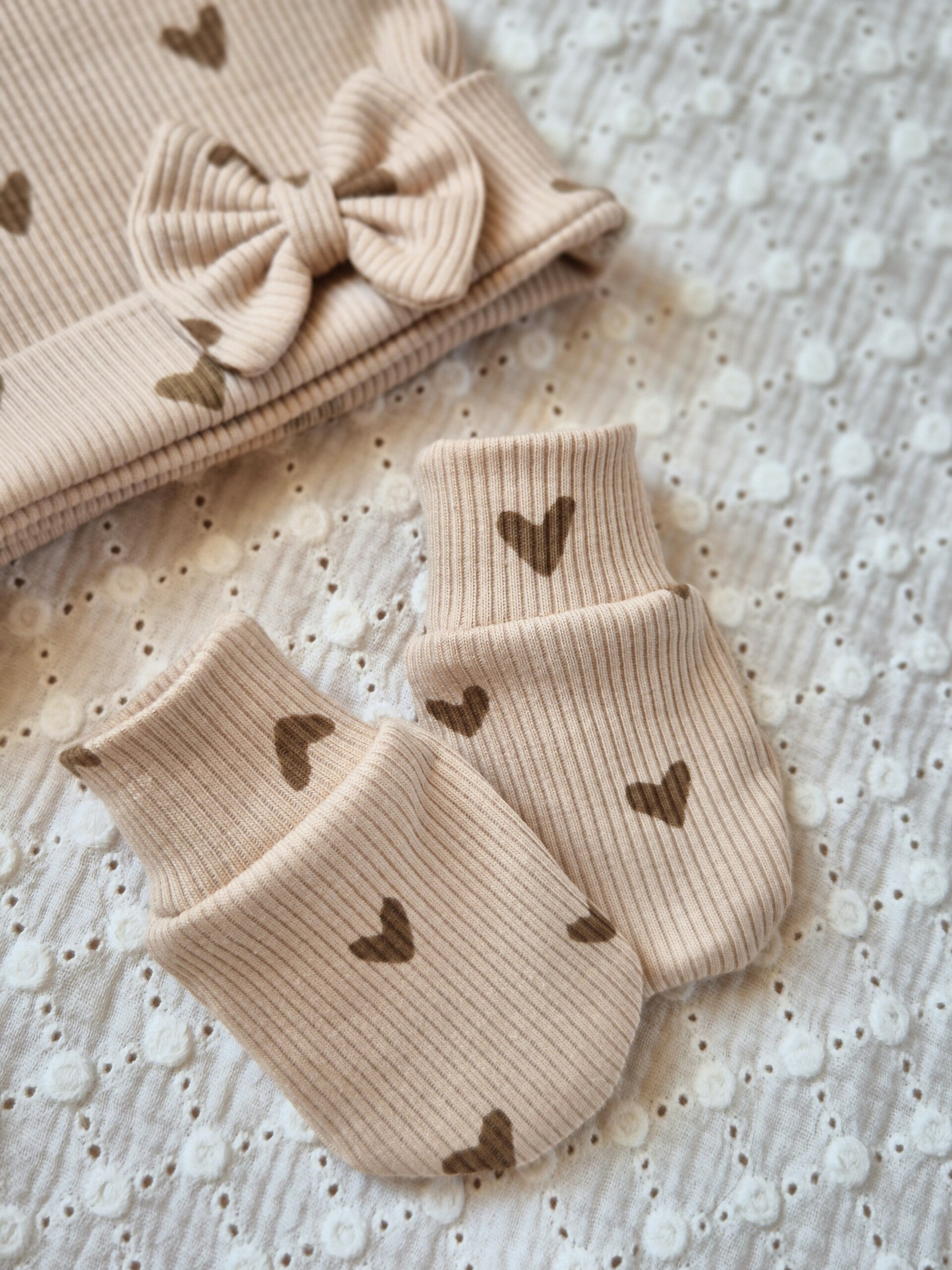 Anti kraabwantjes rib *Hartjes licht beige* .