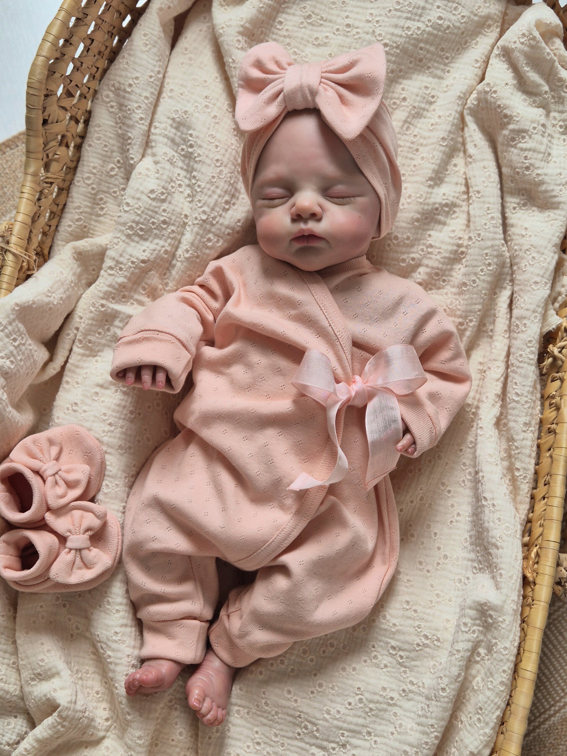 Overslagboxpakje ajour *Lichtroze* met satijn lint zonder kant.