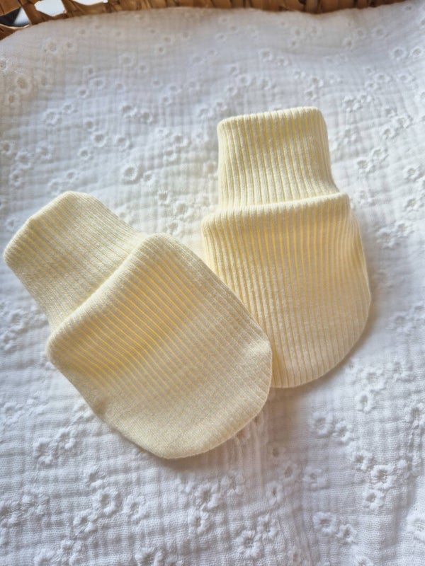 Anti krabwantjes rib zonder strik *Pastel geel*