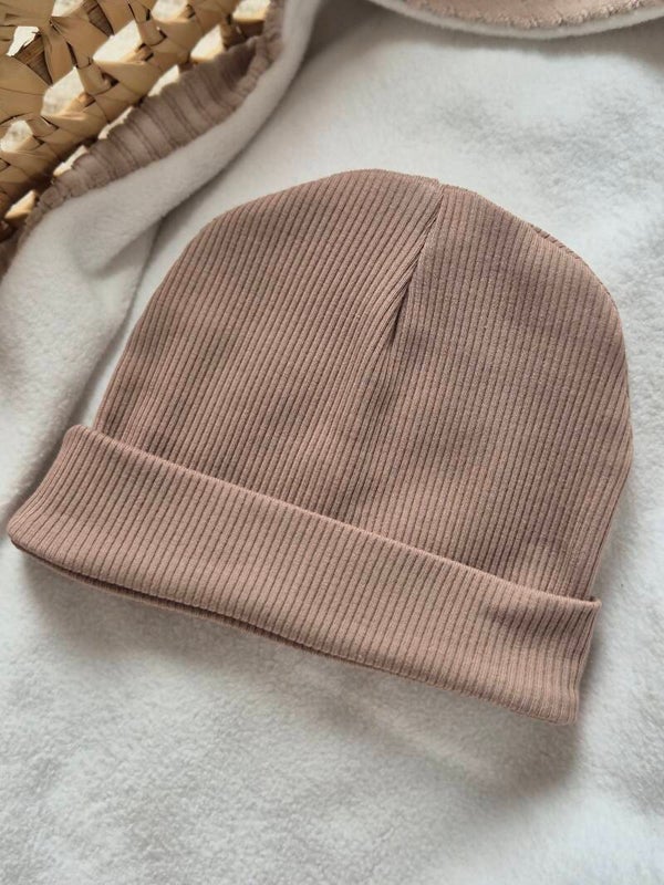 Mutsje beanie rib *Taupe bruin*