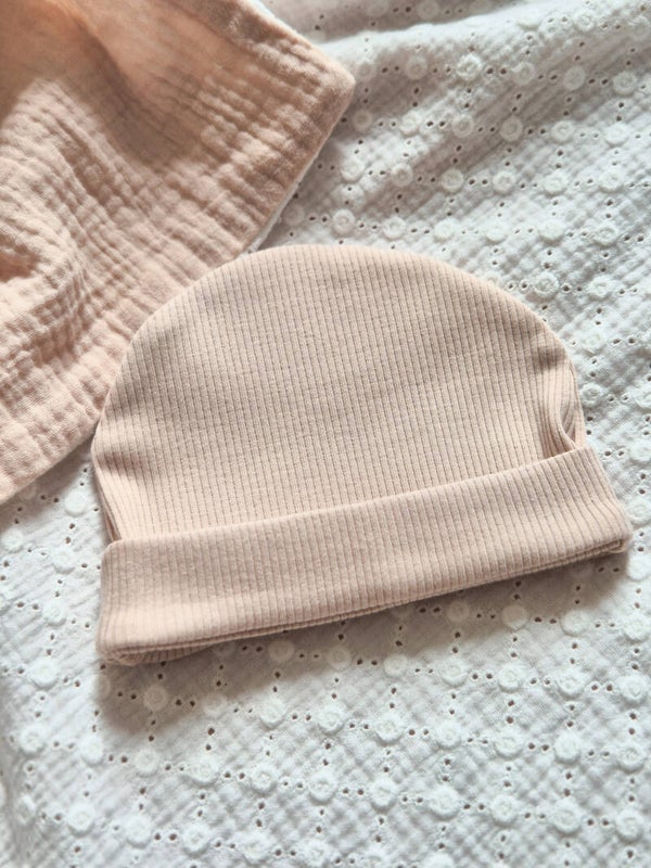 Mutsje zonder strikje rib *Licht beige*