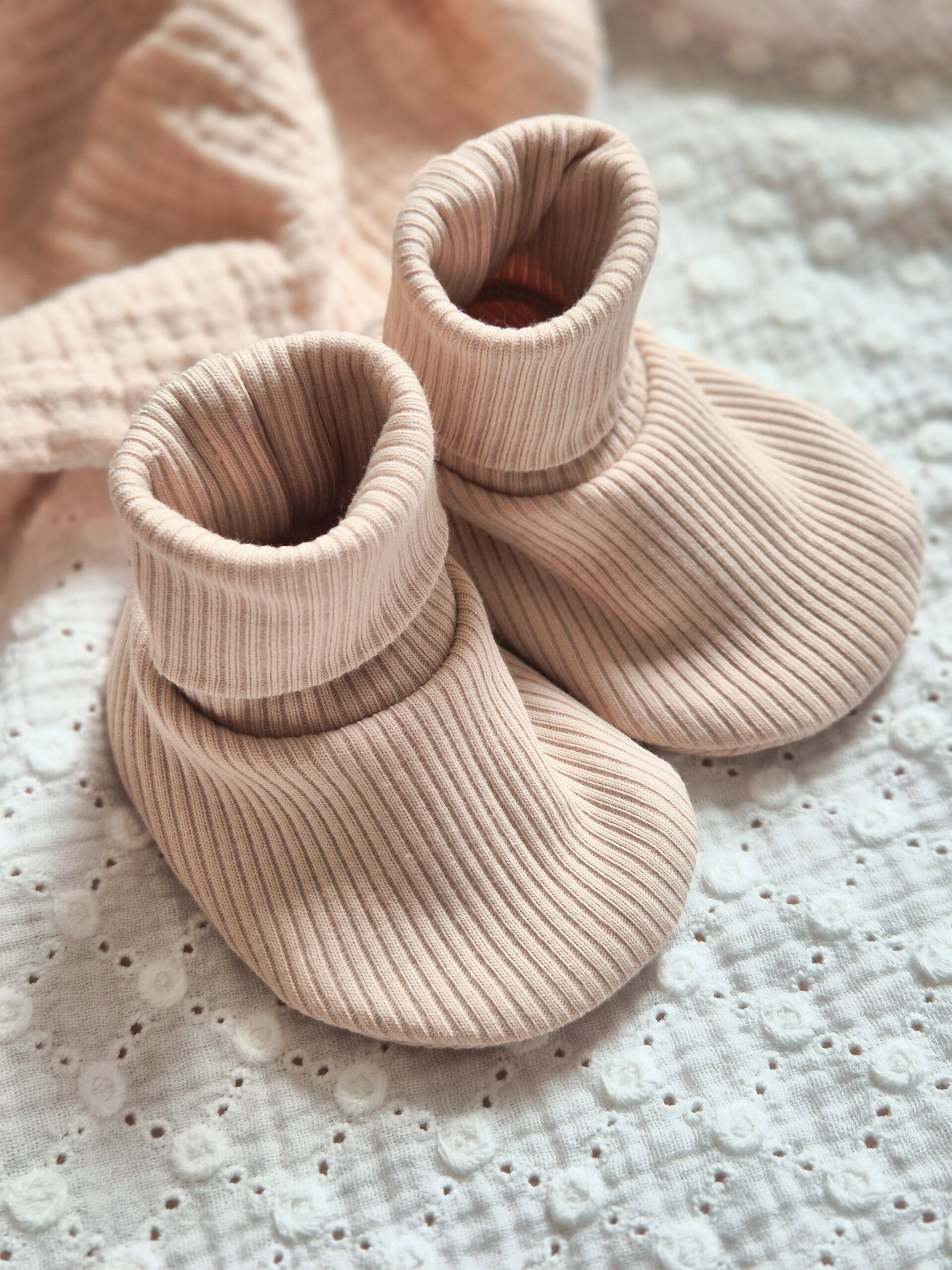 Babyslofjes rib zonder strikjes *Licht beige*