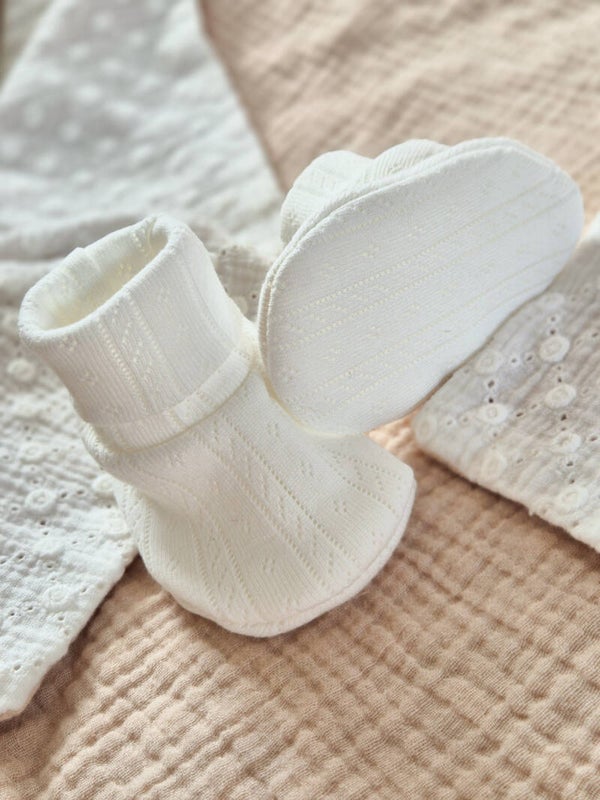 Slofjes zonder strik ajour pointelle strepen off white.