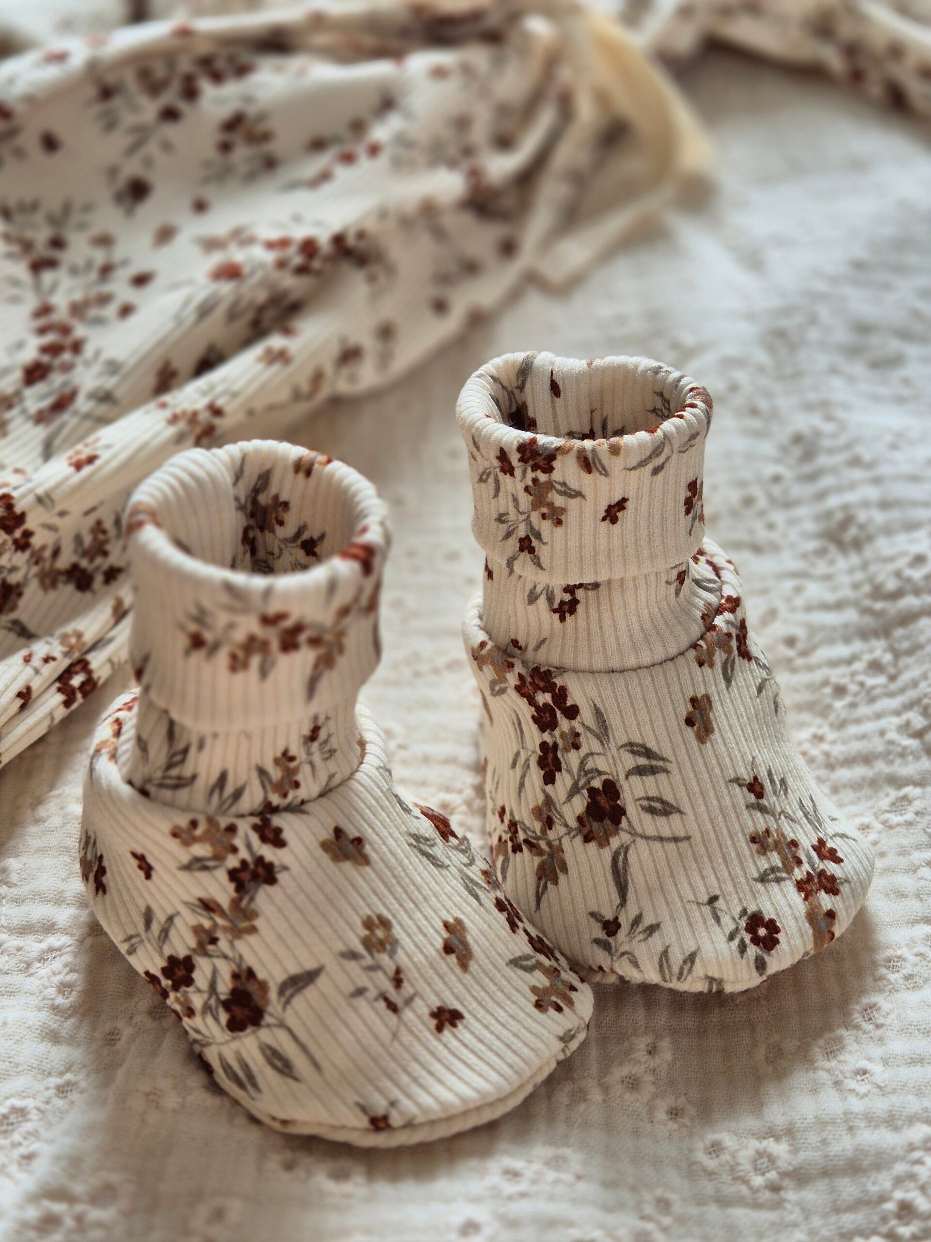 Babyslofjes rib *Rozemarijntakje Beige*