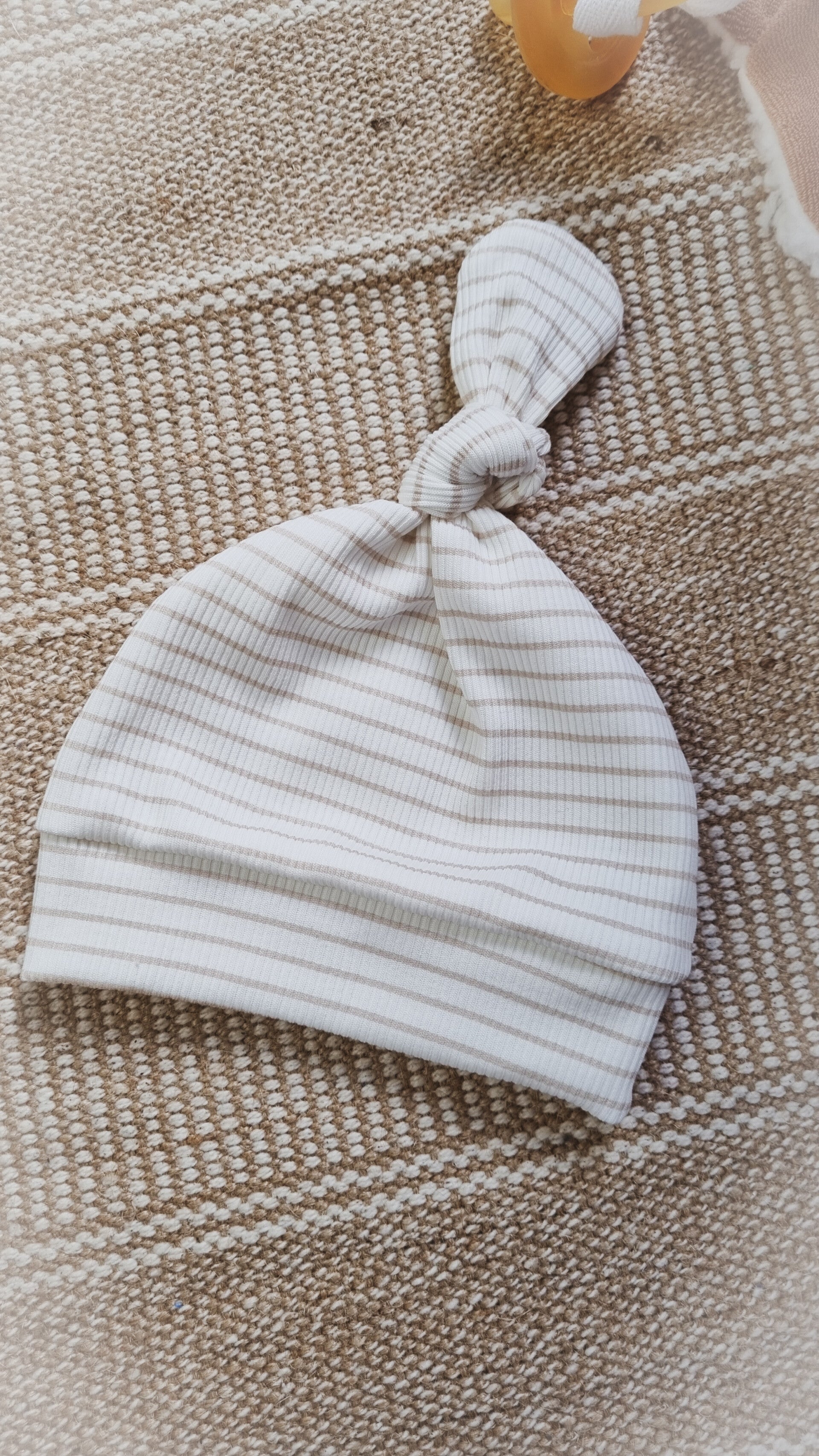 Knoopmutsje rib *Licht Beige*