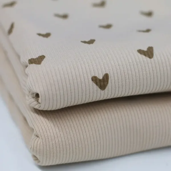 Ruffle bloesje (tuniek) gerib *Hartjes licht beige*