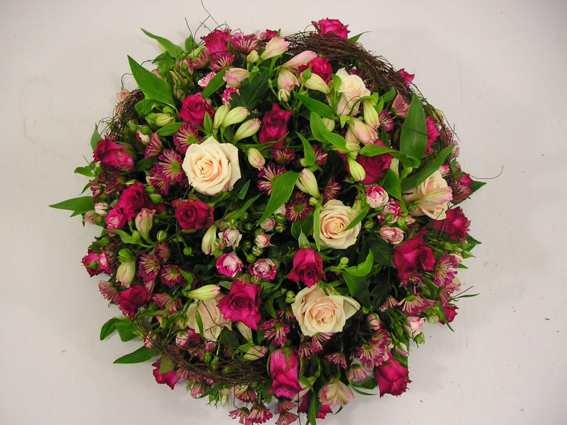 Rouwarrangement roze 03