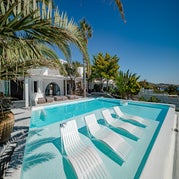 villa-mira-mykonos-4-standard-d1mo0m.jpg