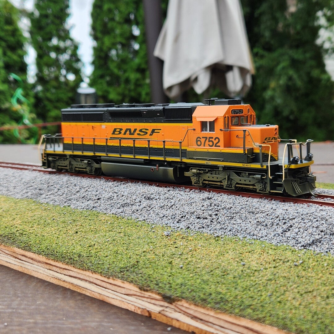 Custom Weathered HO Scale Kato BNSF SD40-2 w/ DCC & Sound