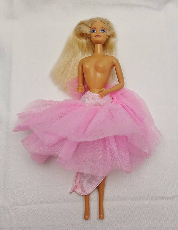 1989-90 Home Pretty Barbie, Sweet Roses Barbie, Elegante Barbie