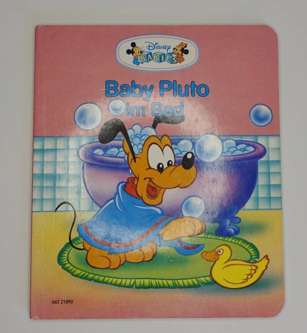 1988 Baby Pluto im Bad