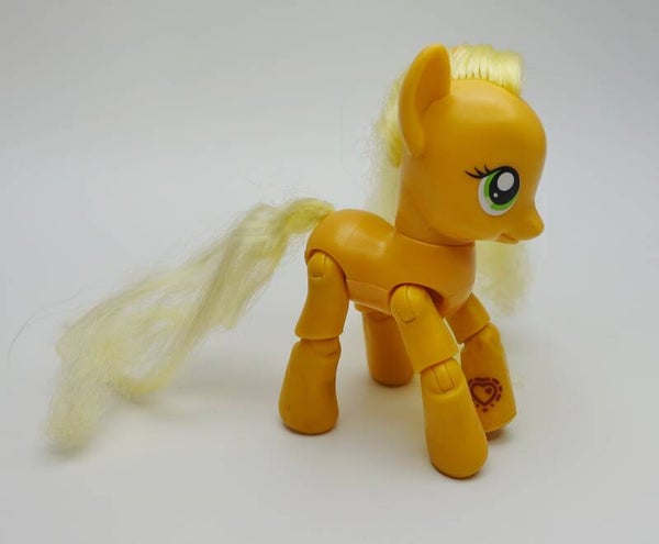2015 G4 My Little Pony Applejack Friendchip is Magic