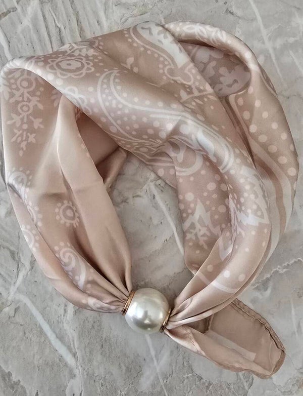 Sjaaltje beige/wit – Parel & Easy Click Sluiting