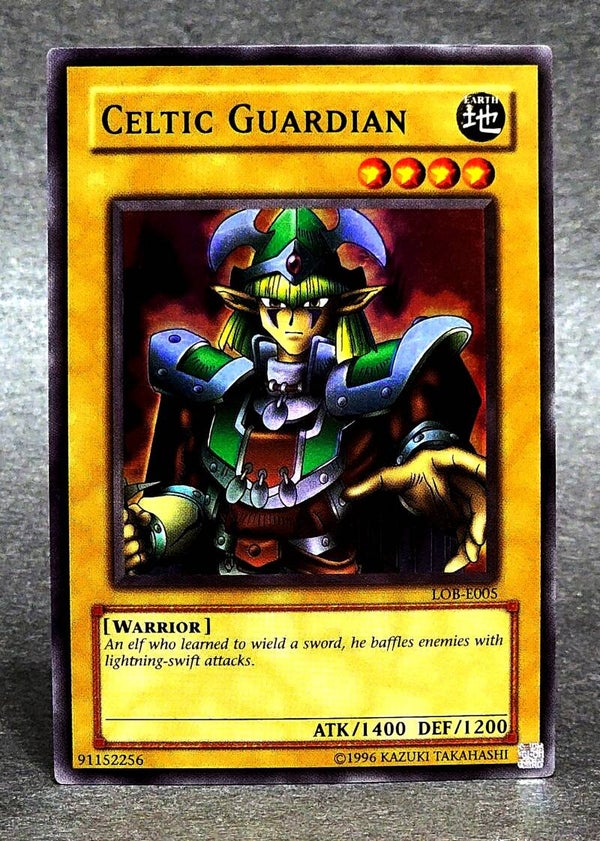 Yu-Gi-Oh Celtic Guardian LOB-E005 Super Rare Europe Legend of Blue Eyes White Dragon NM CCG Card