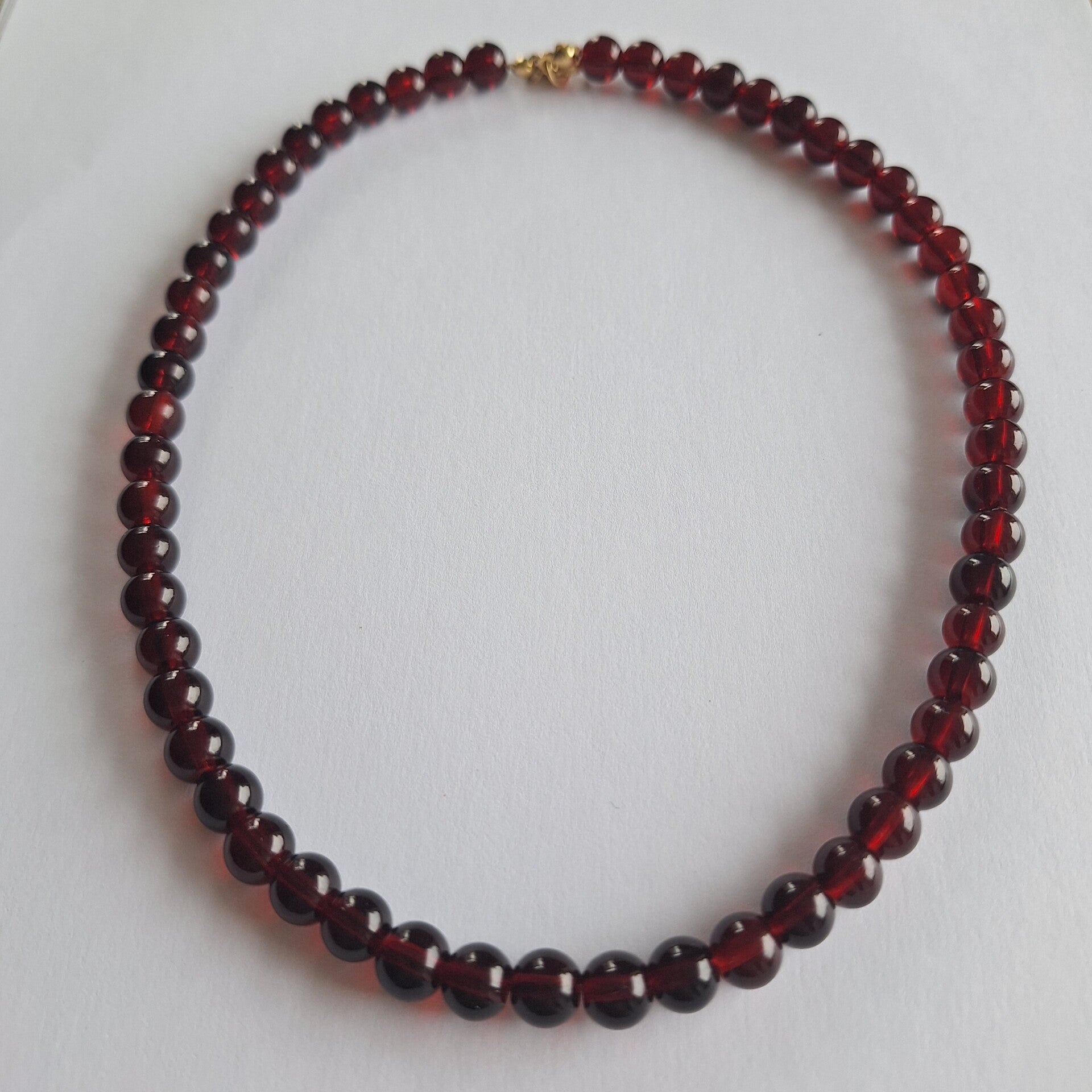 Rood bruine glaskralen ketting