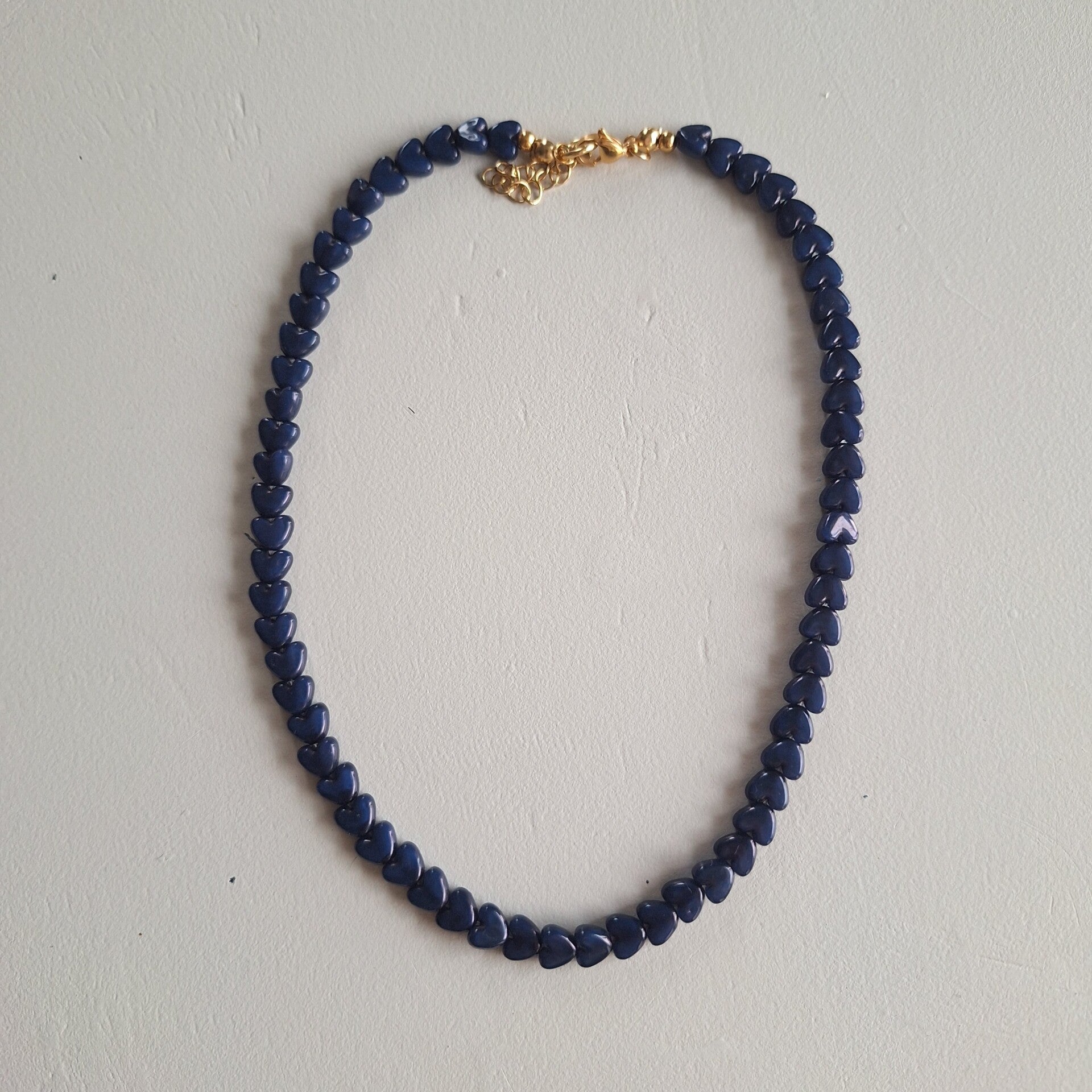 Blauwe hartjes ketting