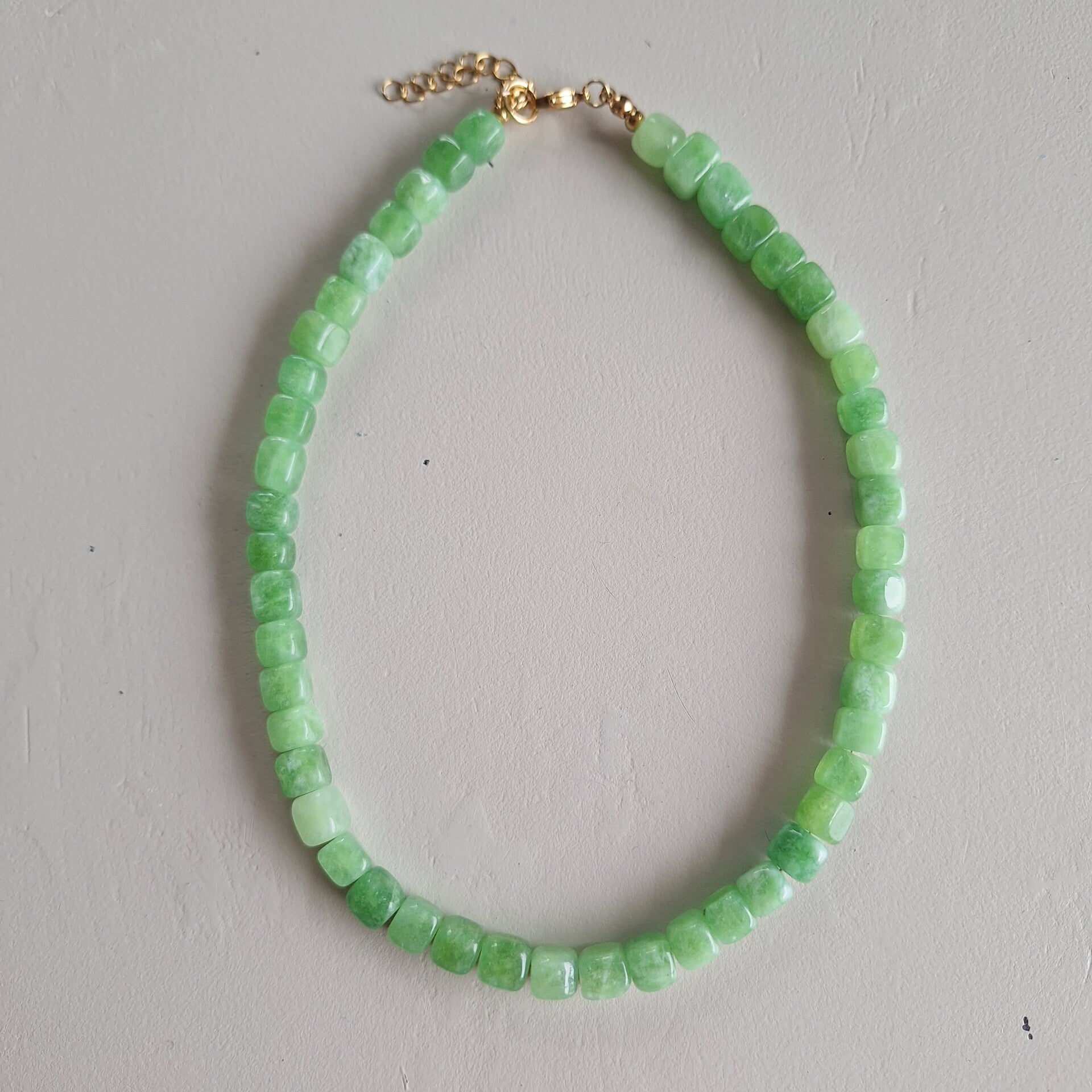 Groene dobbelsteen ketting