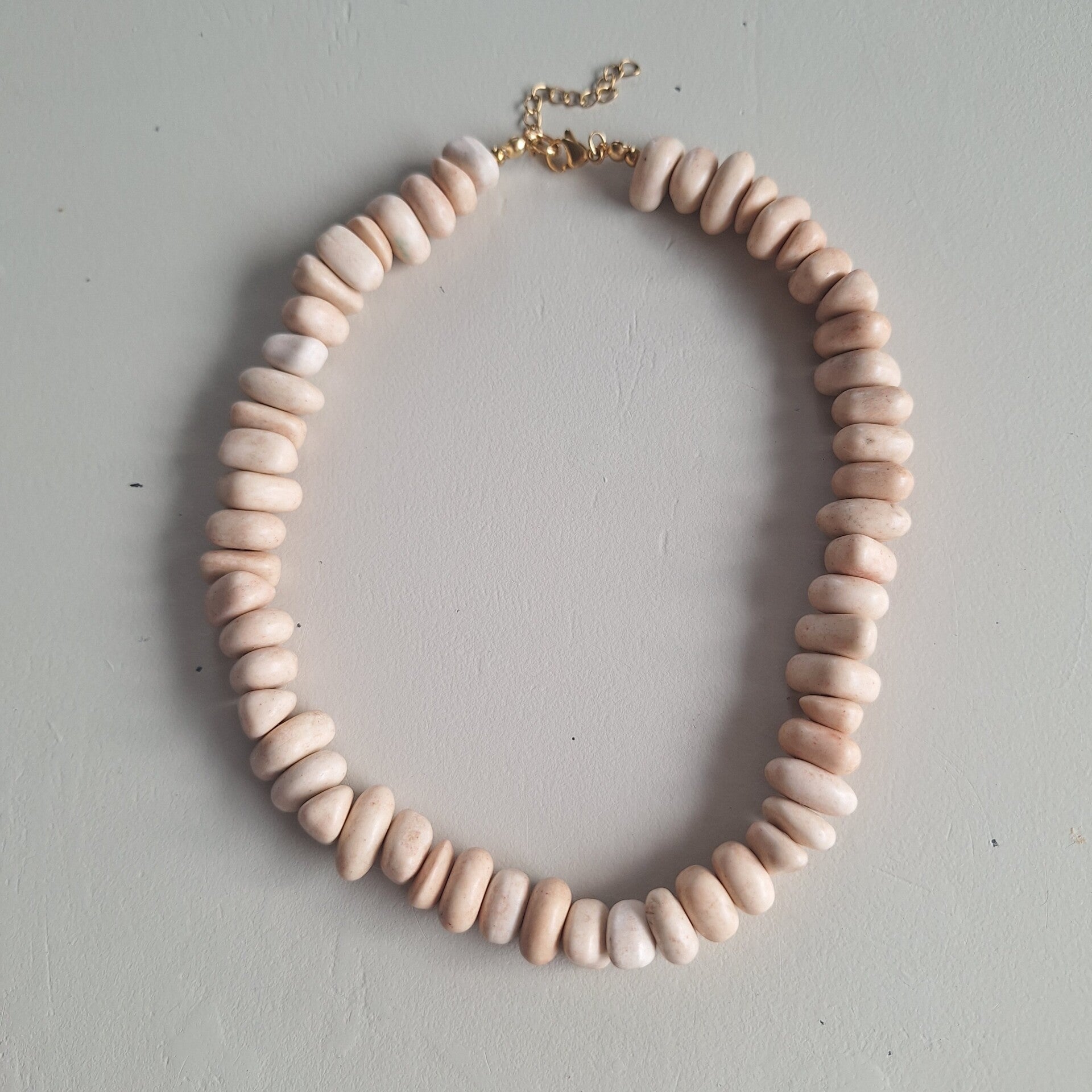 Beige kiezel ketting