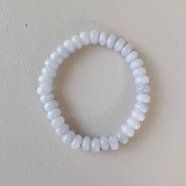 Natuursteeen ijsblauwe rondelle armband