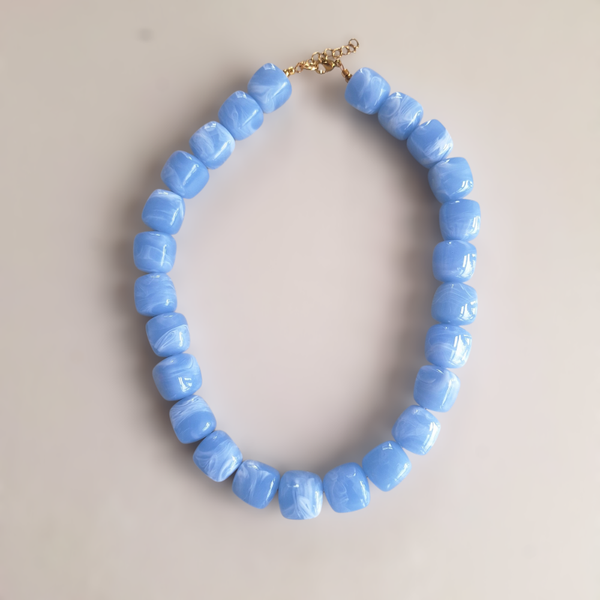 Lichtblauwe statement ketting