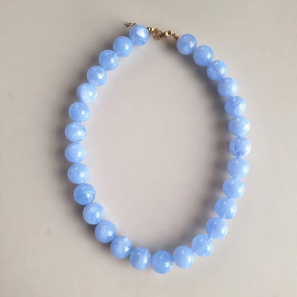 Lichtblauwe marble bubbel ketting