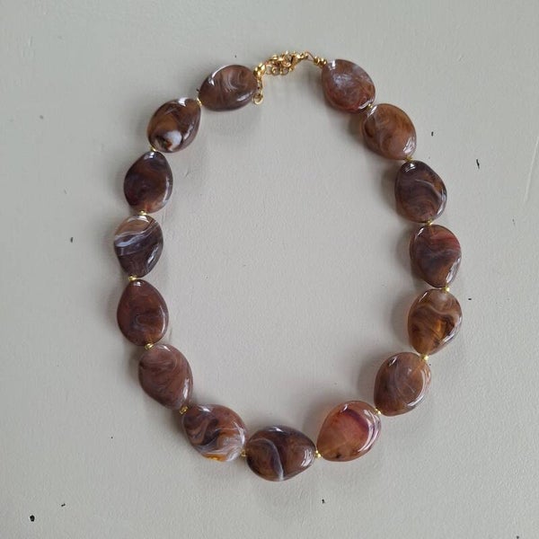 Druppel ketting bruin