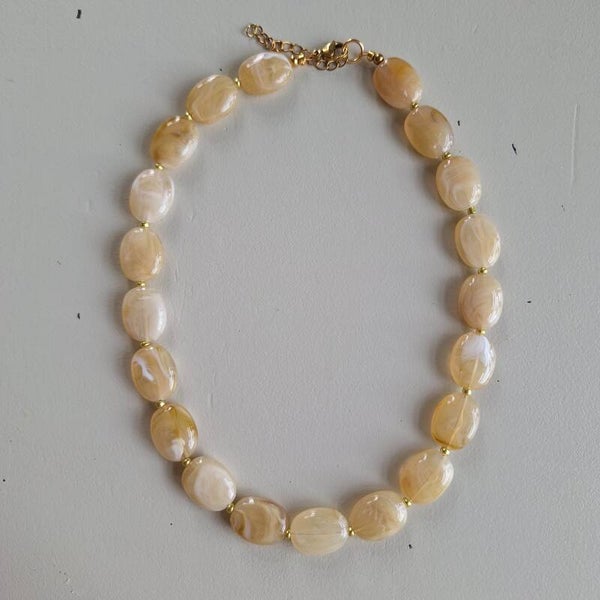 Beige ovale kralen ketting