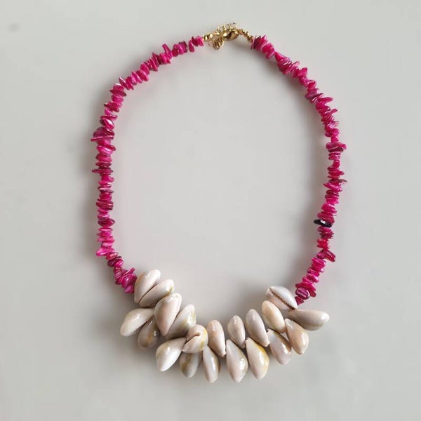 Chunky schelp ketting met roze