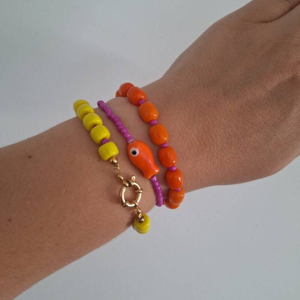 Vrolijke armbanden set