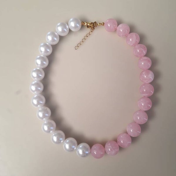 Roze witte bubbel ketting