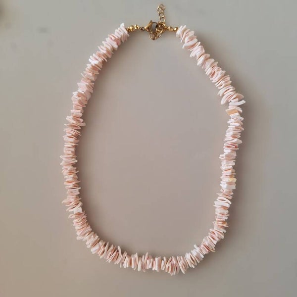Lichtroze schelpen ketting