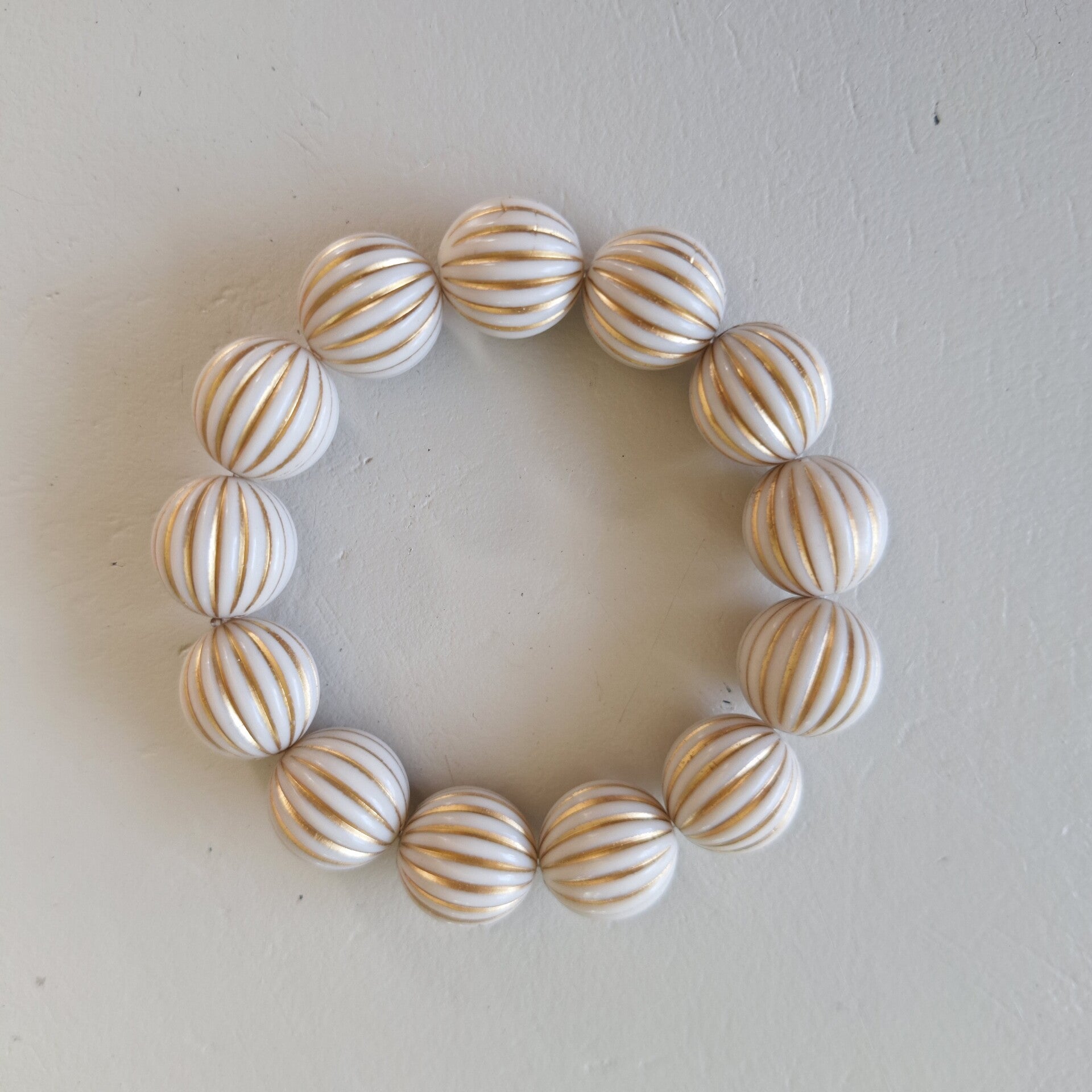 Beige gouden armband M