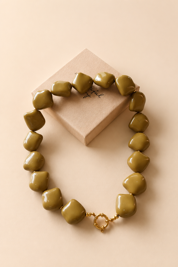 Olijfgroene nugget ketting