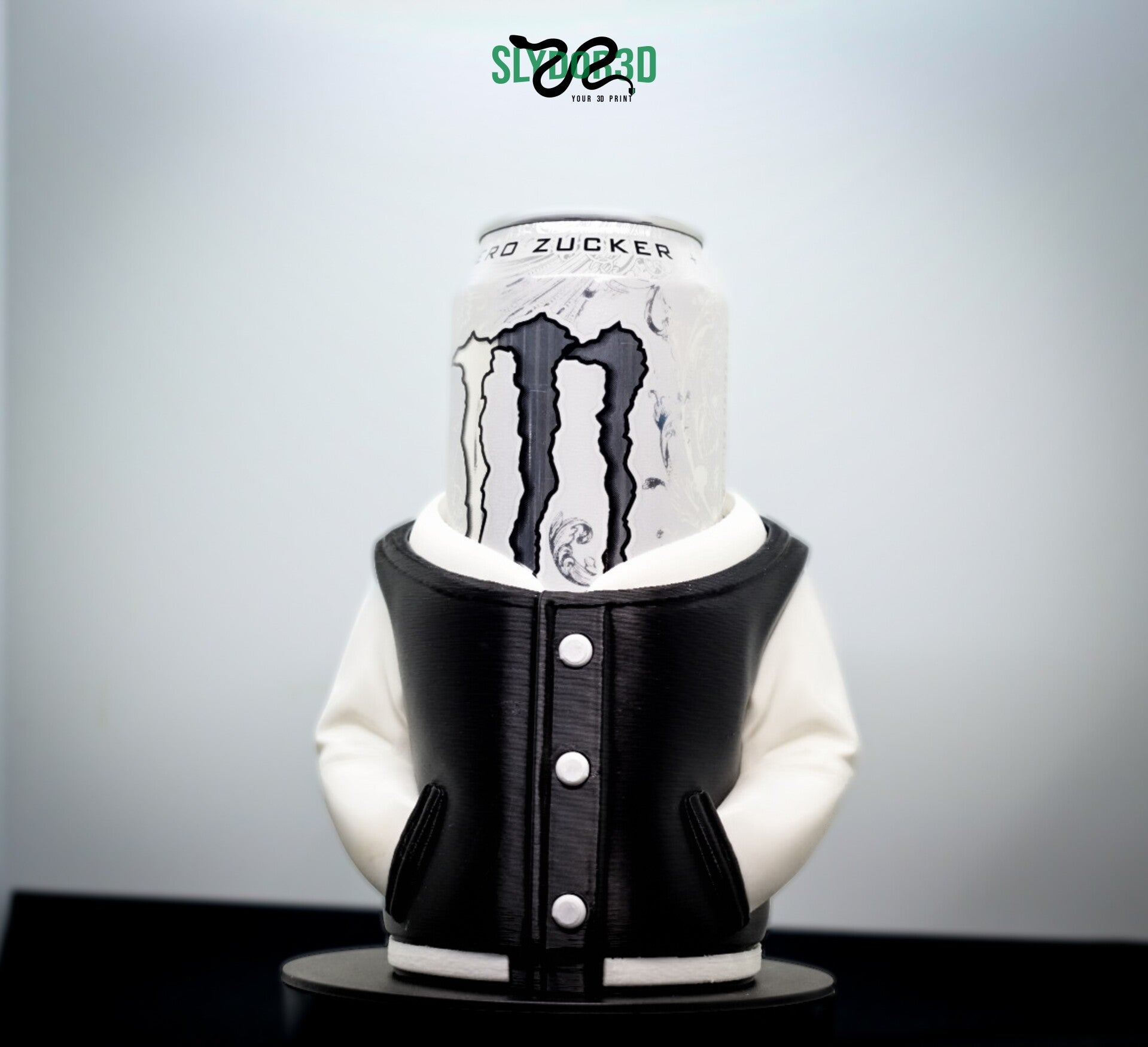 3D-gedruckter Getränkehalter im College-Jacken-Design – Stylischer Becherhalter für Schreibtisch, Büro & Gaming