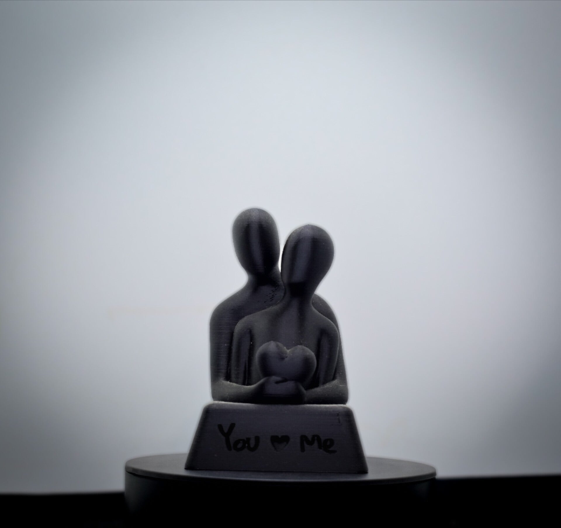 Figur Liebespaar „You and Me“ – Romantische Dekofigur für Zuhause – Geschenkidee für Paare