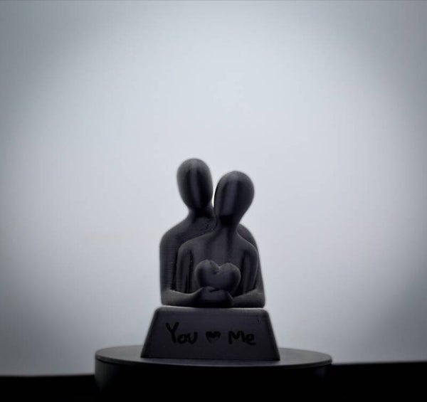 Figur Liebespaar „You and Me“ – Romantische Dekofigur für Zuhause – Geschenkidee für Paare