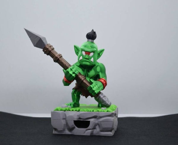 Oger Stiftehalter mit Speer – Fantasy Desk Organizer aus dem 3D Drucker