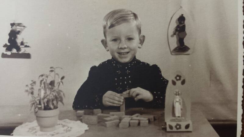 uitnodiging portret houtskool grafiet