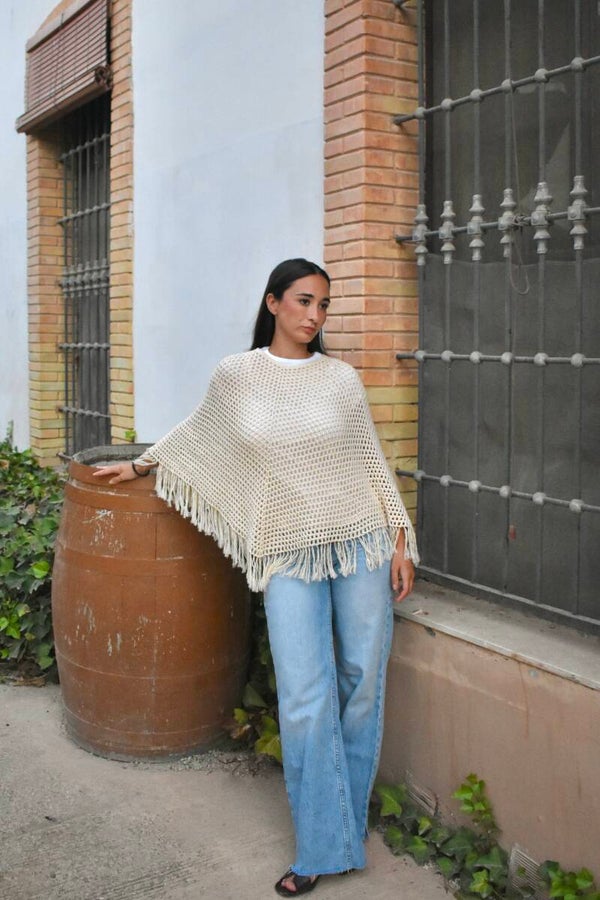 Poncho con flecos