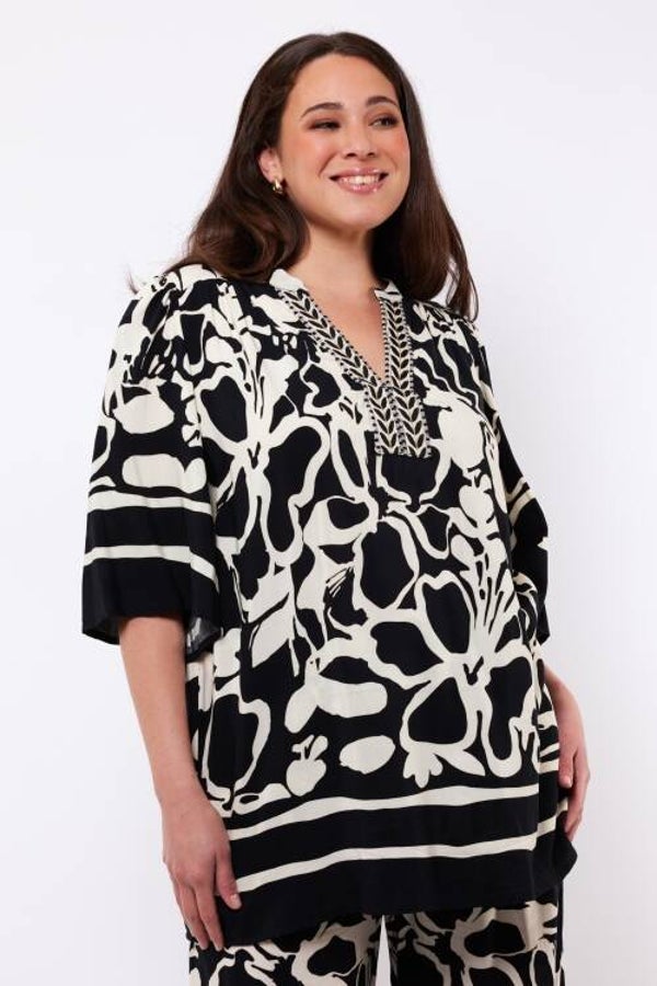 Exxcellent Fay Tuniek