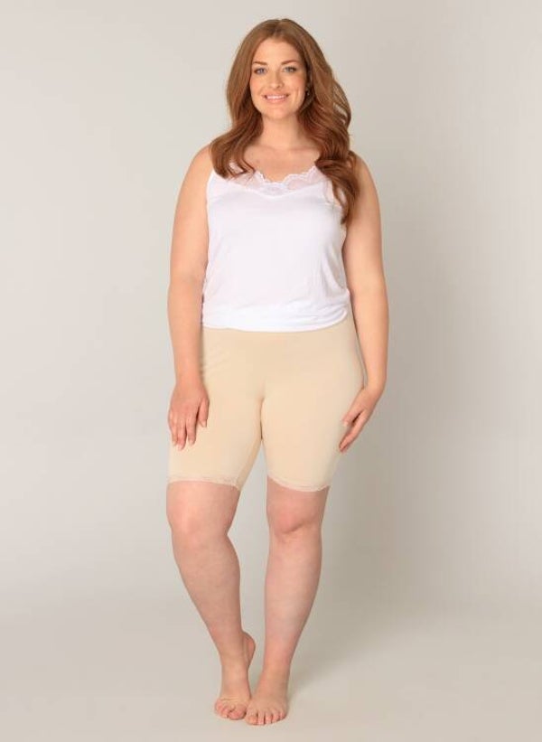 Base Level Curve Ava Short Kantje (3  kleuren)