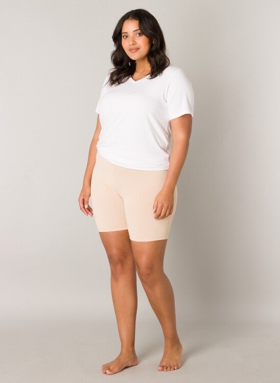 Base Level Curve Yanissa Short (travel) 2 kleuren