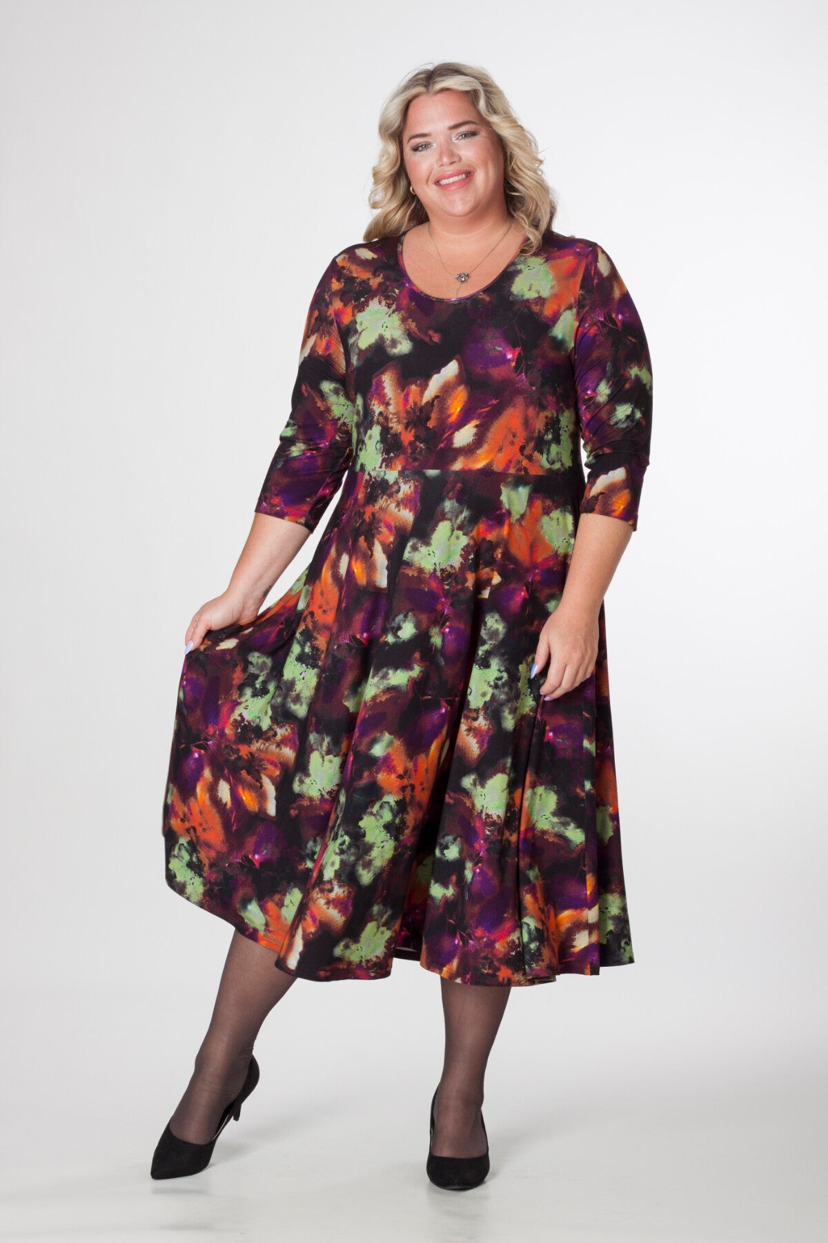 Exelle Dianiq Blurred-Floral