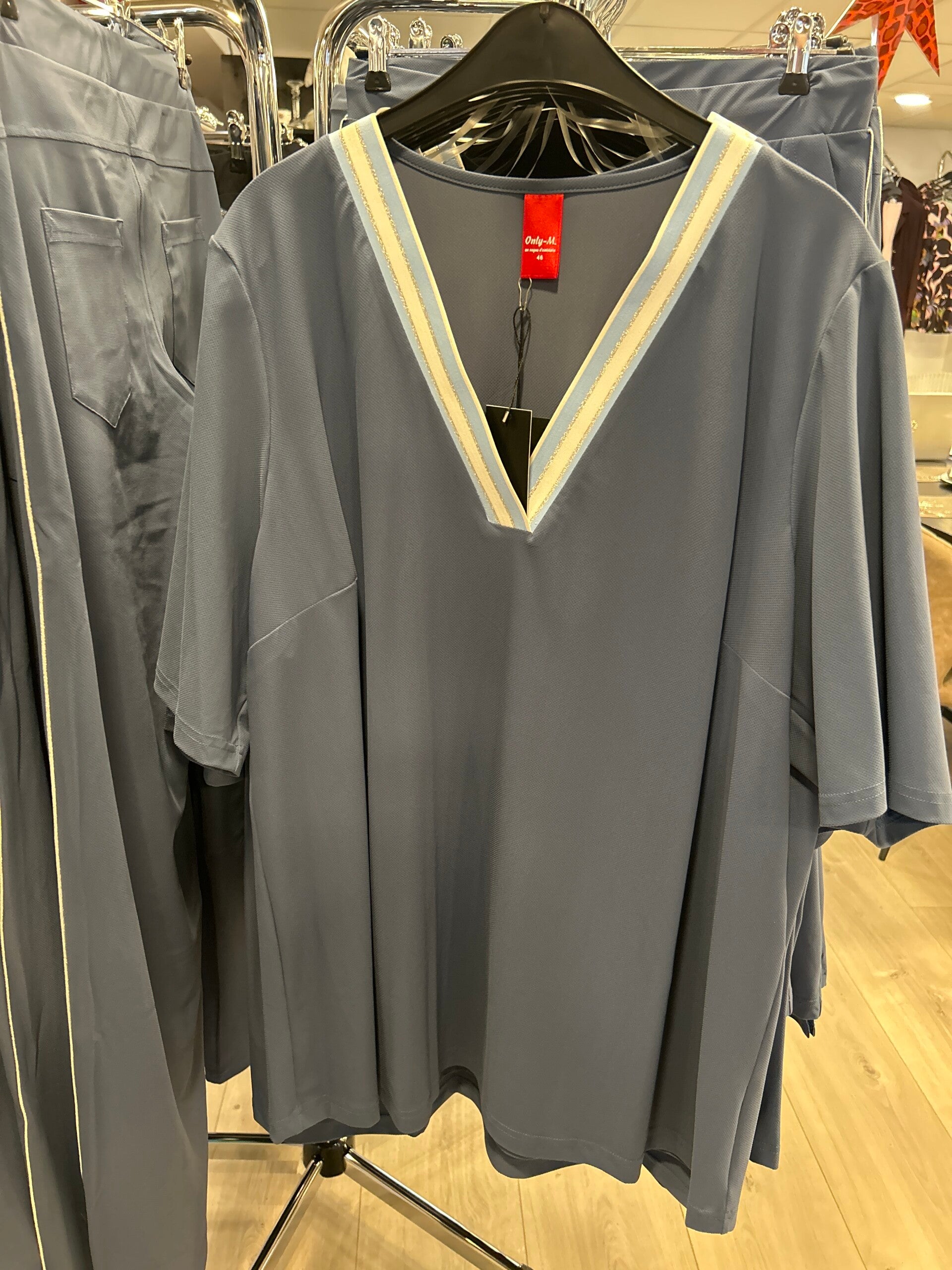 Only M Pique  064 Shirt V hals  Piping Jeans Blauw/Agento