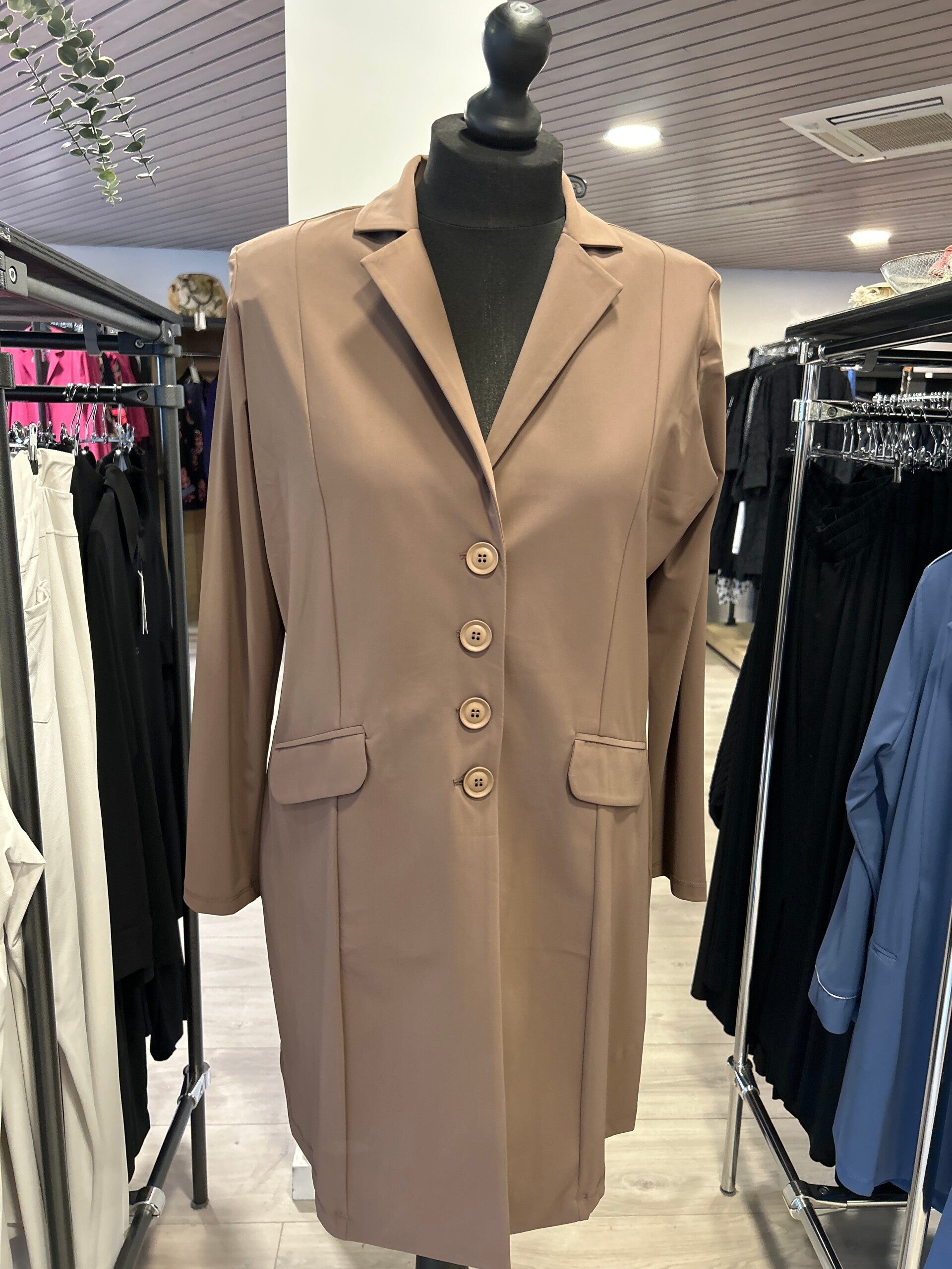 Only M 006 Blazer lang Chocomel Travel