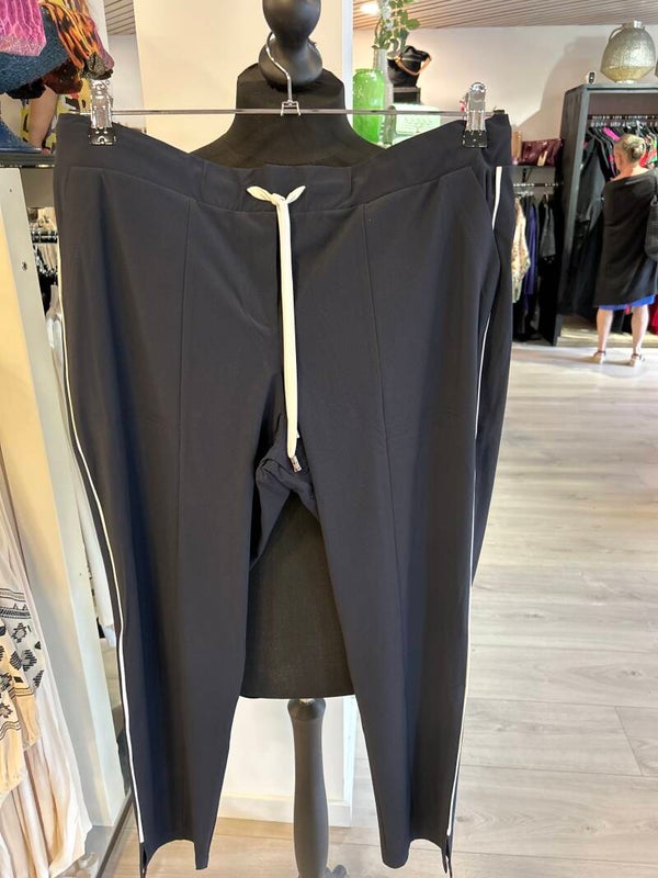 Only M Pique 7/8  Blauw  Pantalon 7/8 in Pique met witte bies