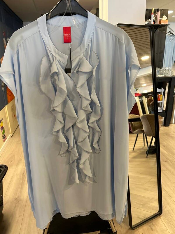 Only M 41 Blouse Gala met roezel Celeste