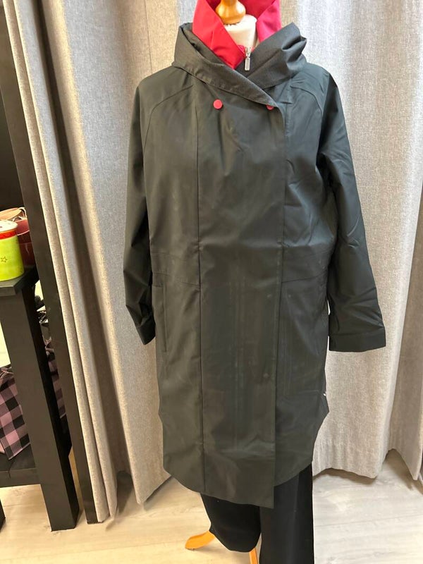 REGN Jas model Gail Black