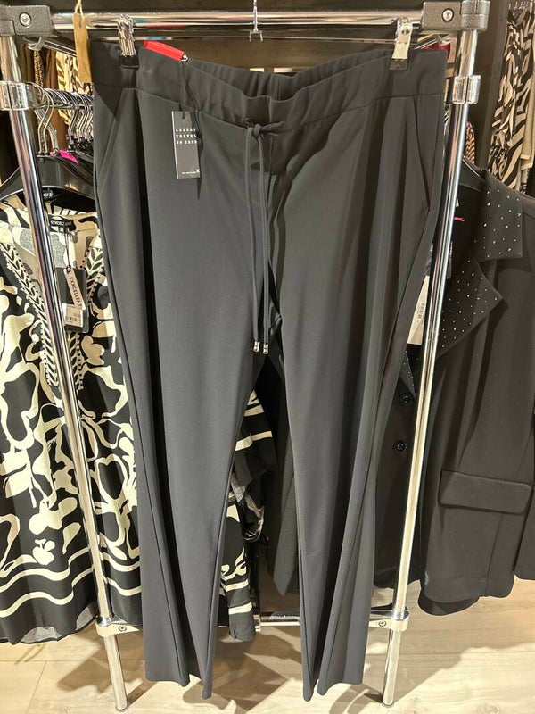 Only M 025  black strong Flair