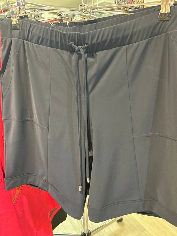 Only M  short 027 navy